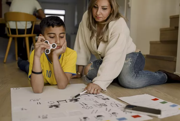 什么是多动症刺激以及如何管理它？(图1)