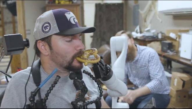 15秒植入！马斯克脑机接口公司技术突破部分组件成本降低95%超万人注册等待(图1)