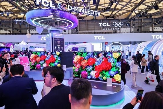 揽获四项艾普兰大奖！TCL实业携创新科技登场AWE2026(图2)